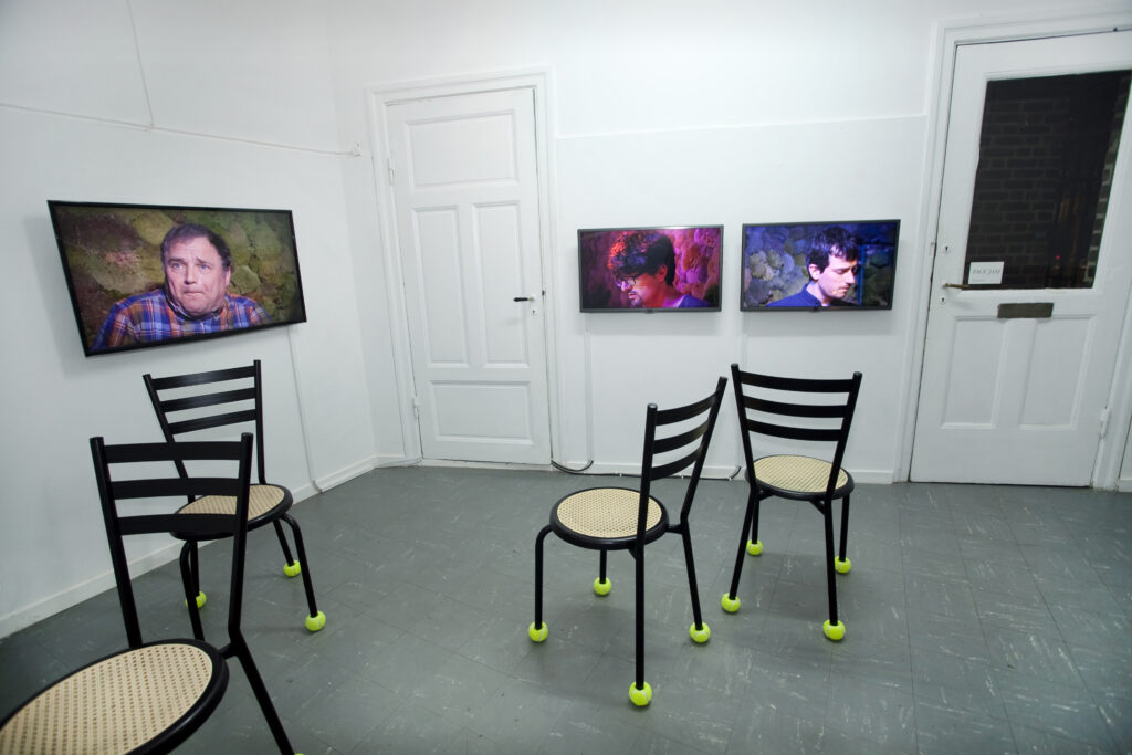 Face Jam Delfi Galleri Malmö Chairs Tennis Music